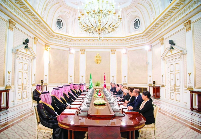 الاجتماع الموسع بين ولي العهد والرئيس التونسي بحضور وفدي البلدين