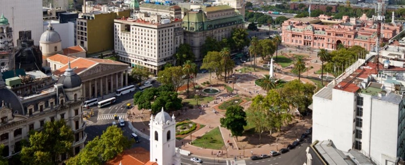 3- ساحة دي مايو Plaza de Mayo