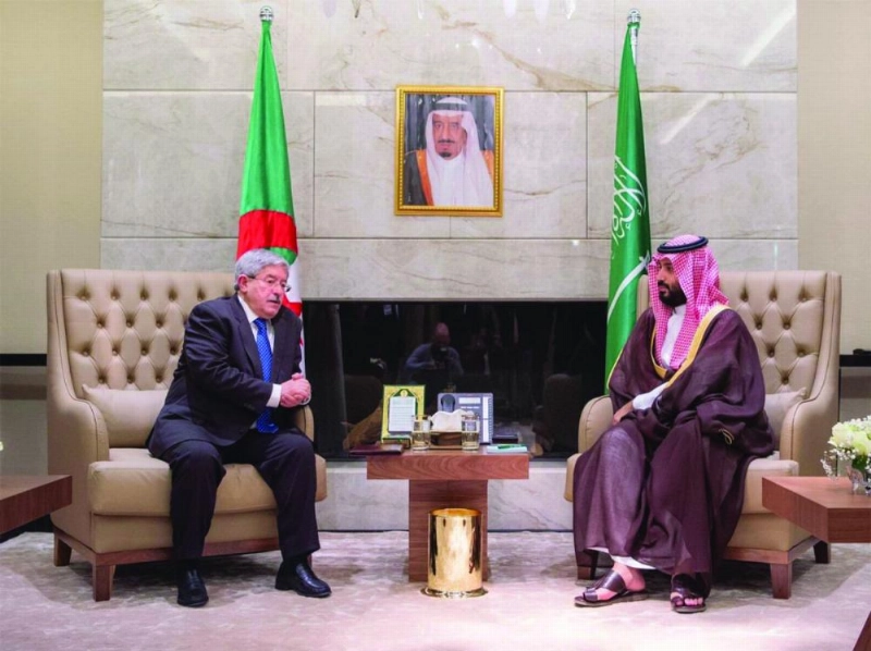 ولي العهد والوزير الأول الجزائري لدى مباحثاتهما أمس