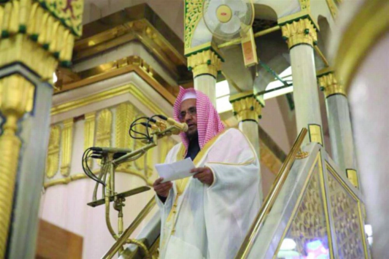 حسين آل الشيخ خلال الخطبة بالمسجد النبوي