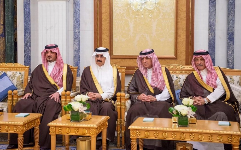 عبدالعزيز بن سعود ومساعد العيبان وعادل الجبير وأحمد قطان خلال اللقاء