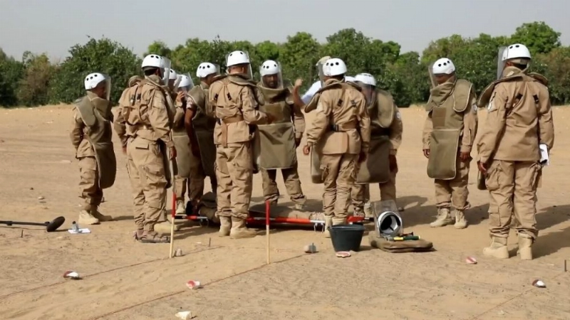 فريق مسام السعودي لنزع الألغام في الساحل اليمني الغربي (مكة)