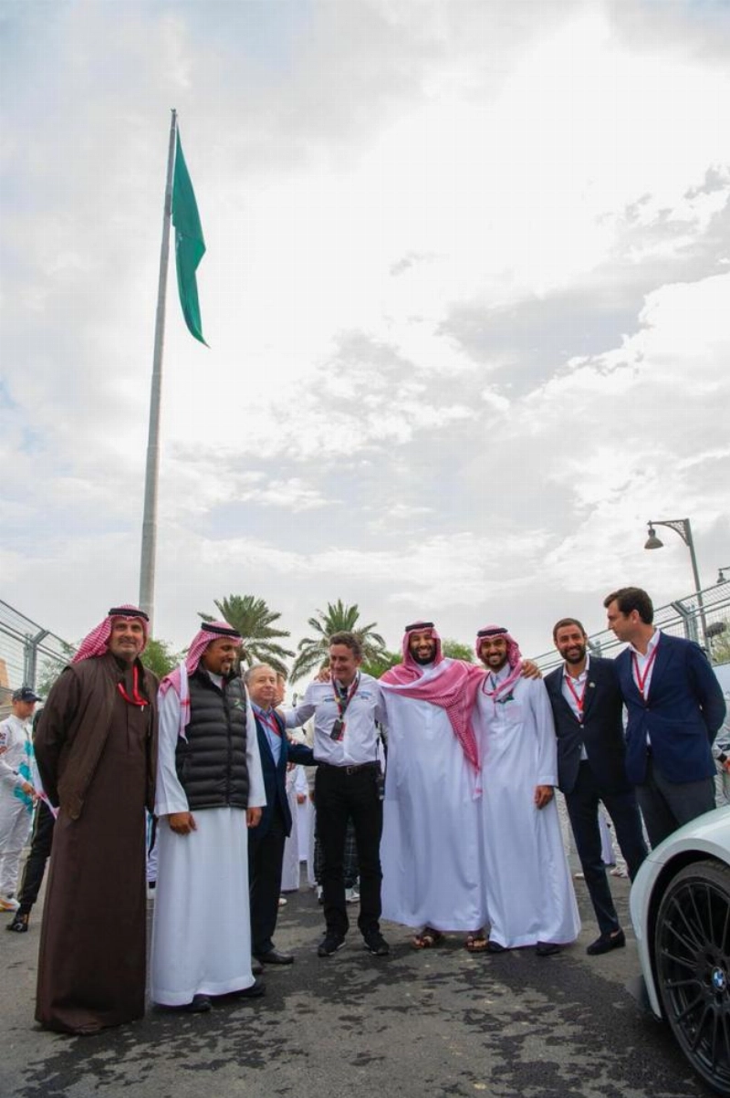 لقاء جانبي مع بعض أعضاء اللجنة المنظمة والضيوف