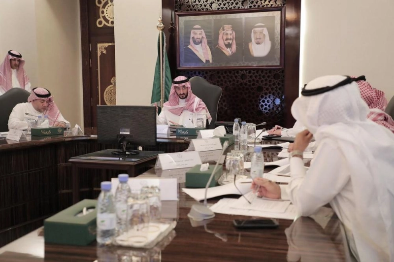 عبدالله بن بندر مترئسا الاجتماع الأول (مكة)