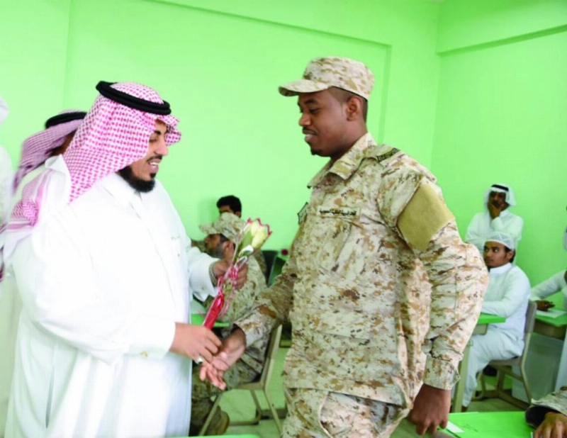 مرابطو الحد الجنوبي خلال أدائهم اختبارات الفصل الدراسي الأول (واس)