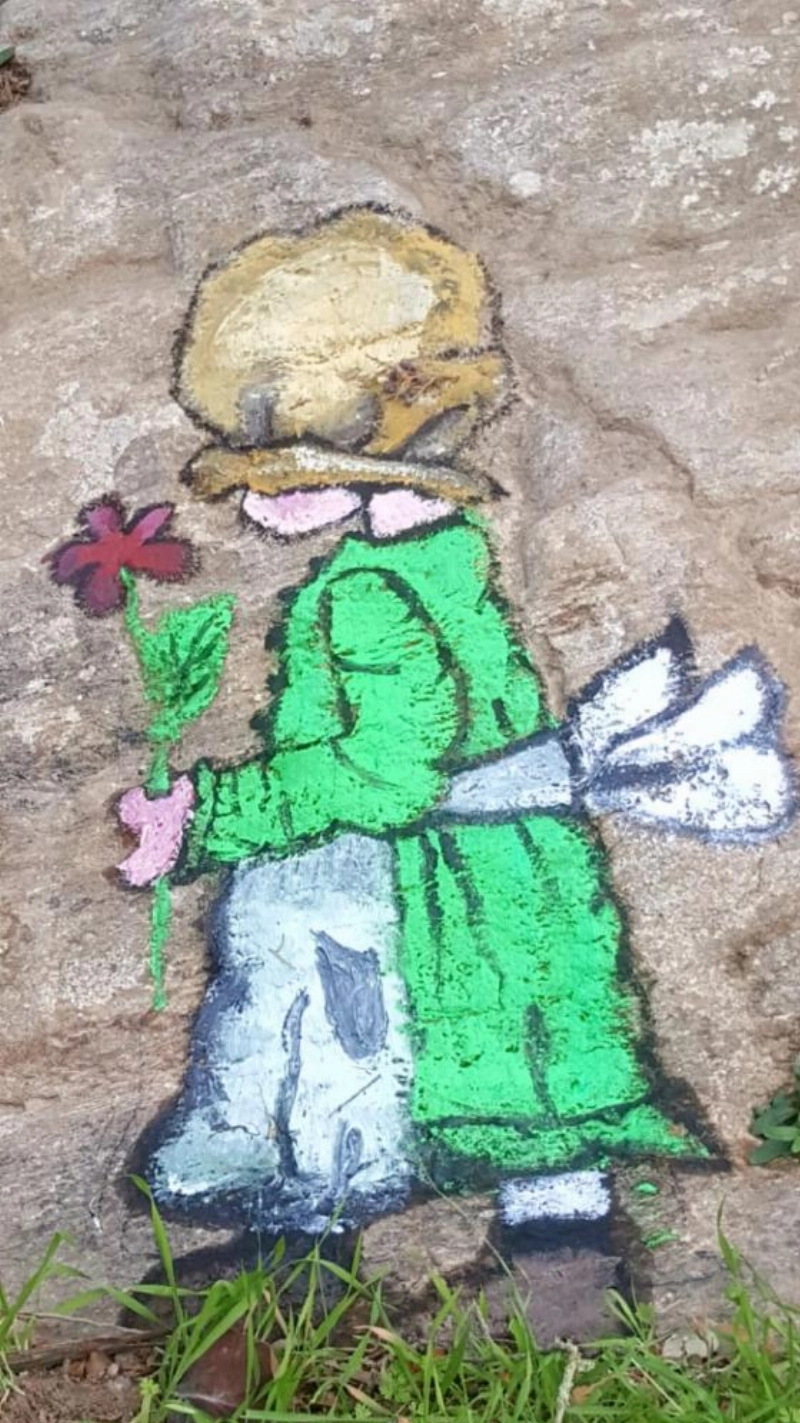 الرسمة المنقوشة على صخرة في متنزه الحيفة (مكة)