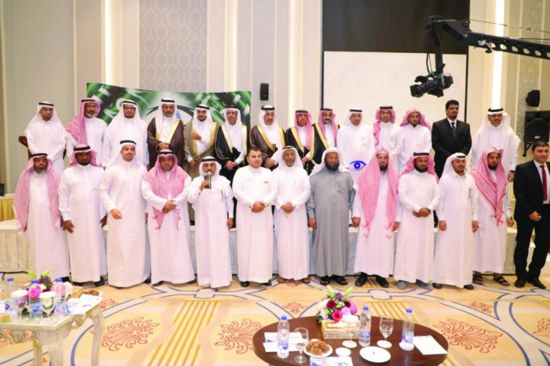 فريق الحملة والمشاركون خلال حفل الختام (مكة)