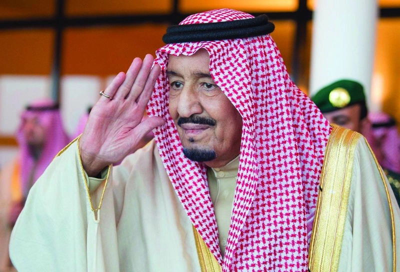 الملك سلمان لدى رعايته حفل افتتاح مهرجان الجنادرية 33 أمس (واس)