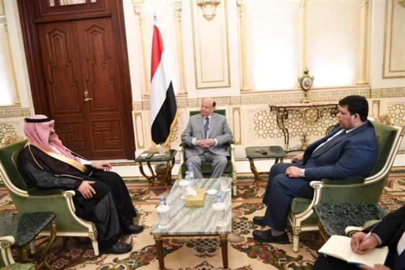 عبدربه منصور هادي خلال استقباله محمد آل جابر (مكة)