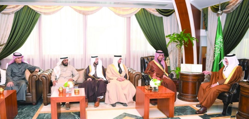 أمير الشرقية خلال لقاء الحقيل (واس)