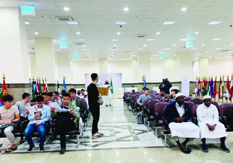 جانب من استقبال الطلاب المستجدين بالجامعة (مكة)