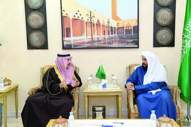 فيصل بن نواف خلال زيارته لوزير العدل (واس)