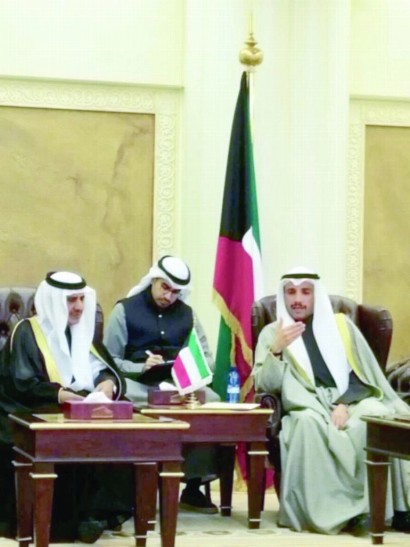 مرزوق الغانم خلال لقائه وفد الشورى (مكة)