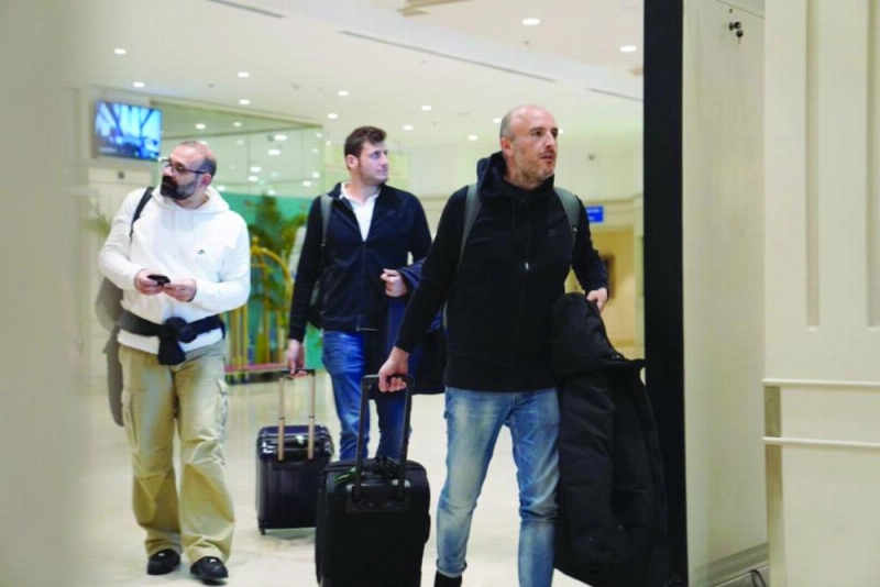 أعضاء الاتحاد الإيطالي لدى وصولهم جدة (إعلامي هيئة الرياضة)