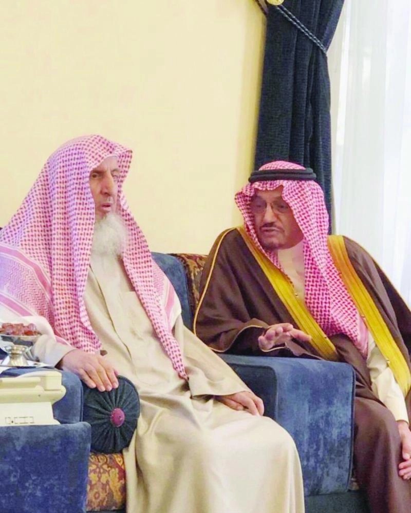 عبدالعزيز آل الشيخ خلال الاستقبال (التعليم)