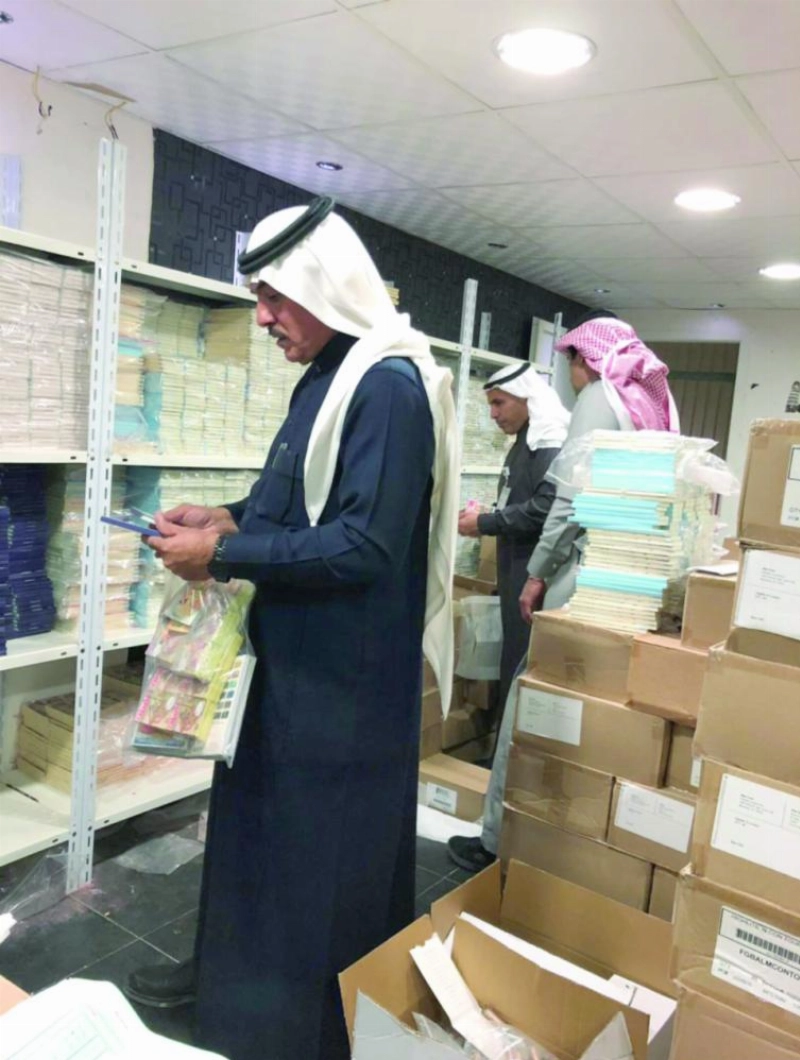 أثناء تفتيش المستودع (وزارة التجارة)