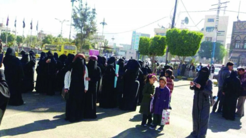 يمنيات يحتججن على عمليات الخطف من قبل الحوثي (مكة)