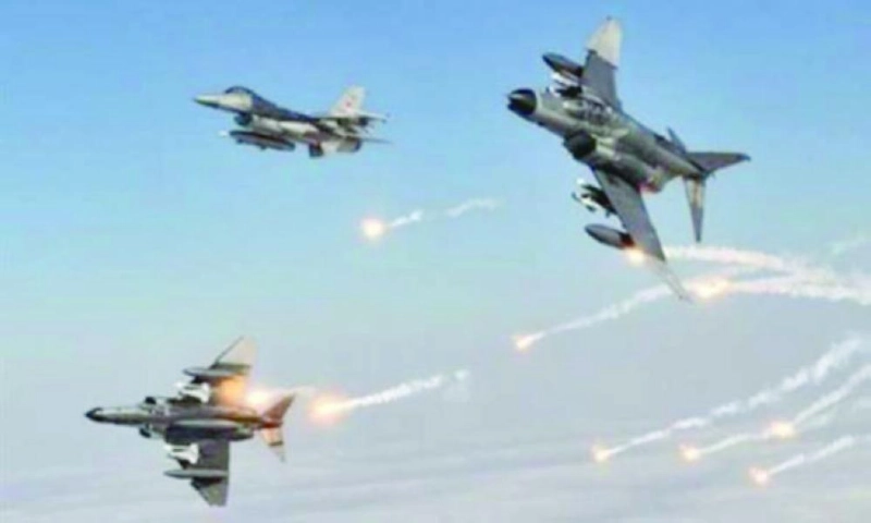 طائرات التحالف في غارة مركزة على مواقع حوثية
