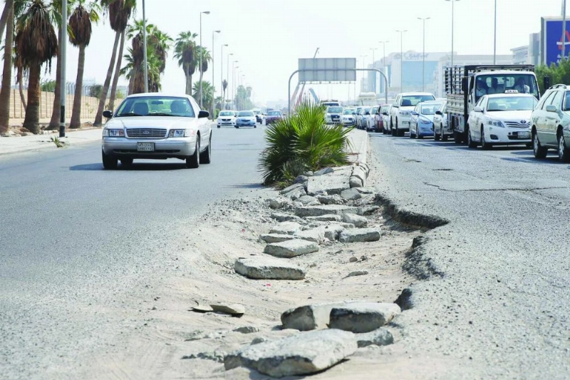 حفريات بأحد شوارع جدة (مكة)