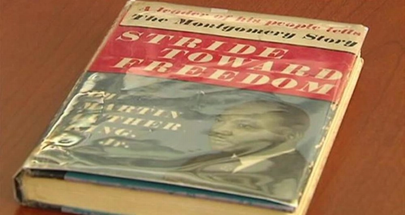 (69NEWS) الكتاب