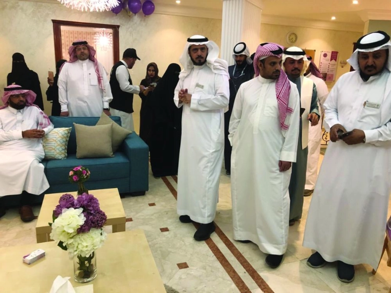 أعضاء اللجنة خلال إطلاق المشاريع والبرامج (مكة)