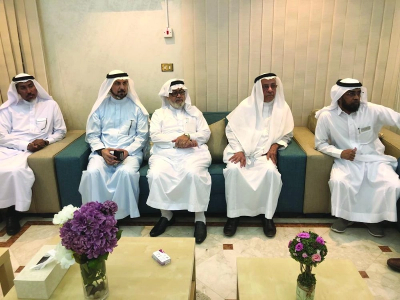 أعضاء اللجنة خلال إطلاق المشاريع والبرامج (مكة)