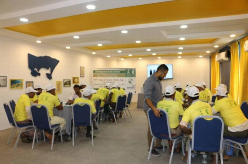 صيادون يمنيون خلال دورة تدريبية