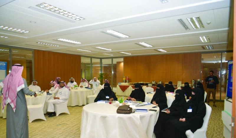 من افتتاح برنامج إعداد الحقائب التدريبية (مكة)