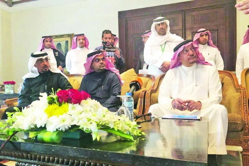 آل الشيخ خلال تدشينه المنصة الرقمية للاختبارات الدولية (مكة)
