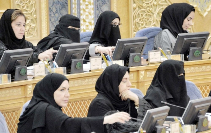 من جلسة مجلس الشورى أمس (مكة)