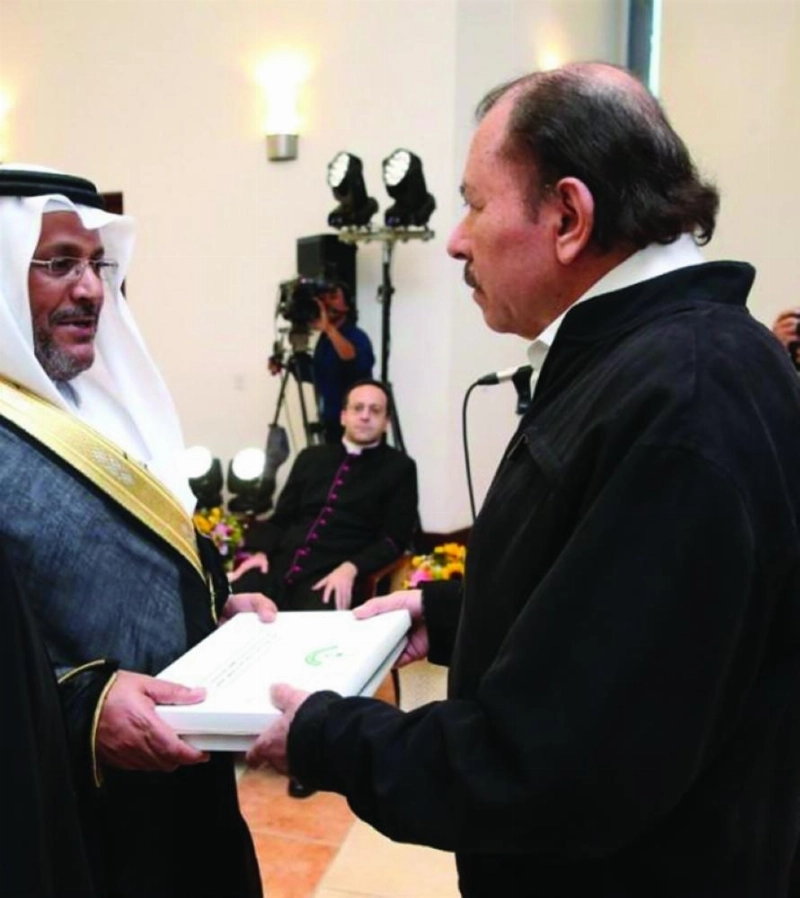حماد الرويلي خلال تقديم أوراق اعتماده (واس)