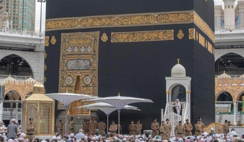من صلاة الجمعة في المسجد الحرام (مكة)