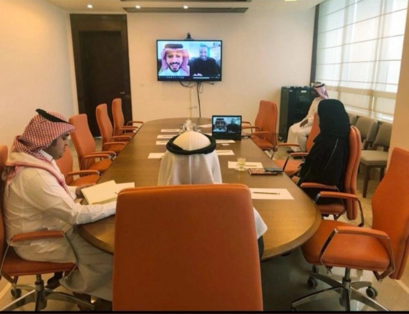 من اللقاء المرئي مع المبتعثين (مكة)