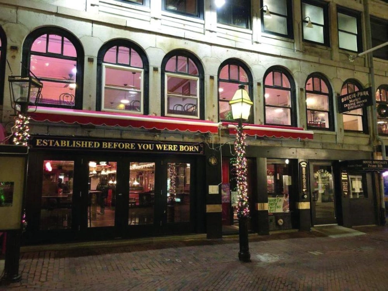 مطعم Durgin-Park(Boston globe)