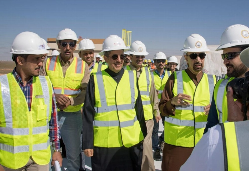 الفالح أثناء الجولة (واس)