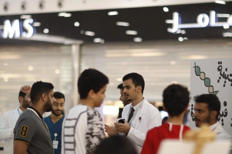 توعية متسوقي المولات بأمراض القلب والسرطان ( مكة )