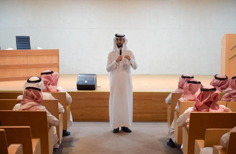 أثناء شرح الأنظمة الجديدة (هيئة الغذاء)