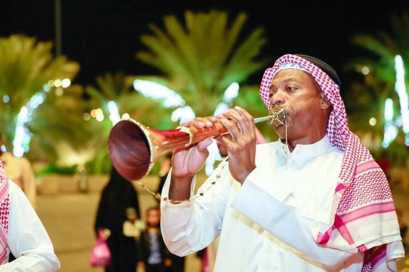 من فن المزمار في مهرجان الأحساء المبدعة (مكة)