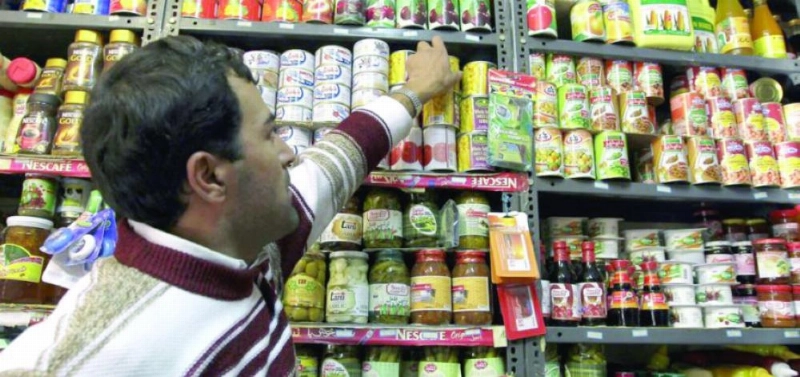 المواطن يجد صعوبة في تدبير معيشته في طهران