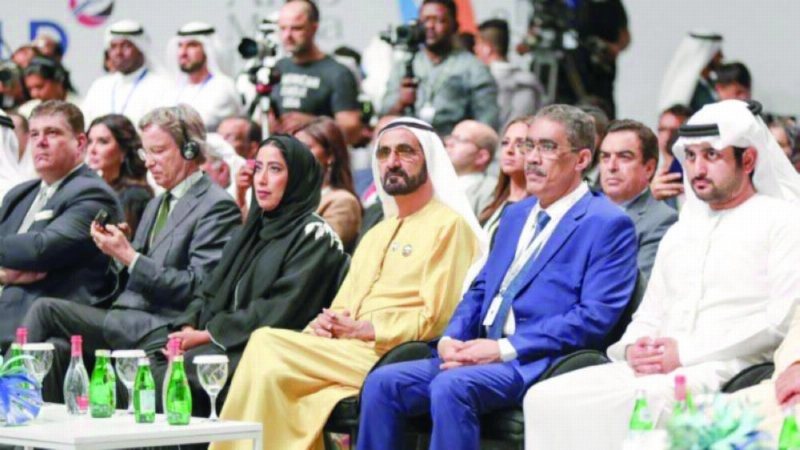 الشيخ محمد بن راشد خلال حضوره حفل الجائزة (مكة)