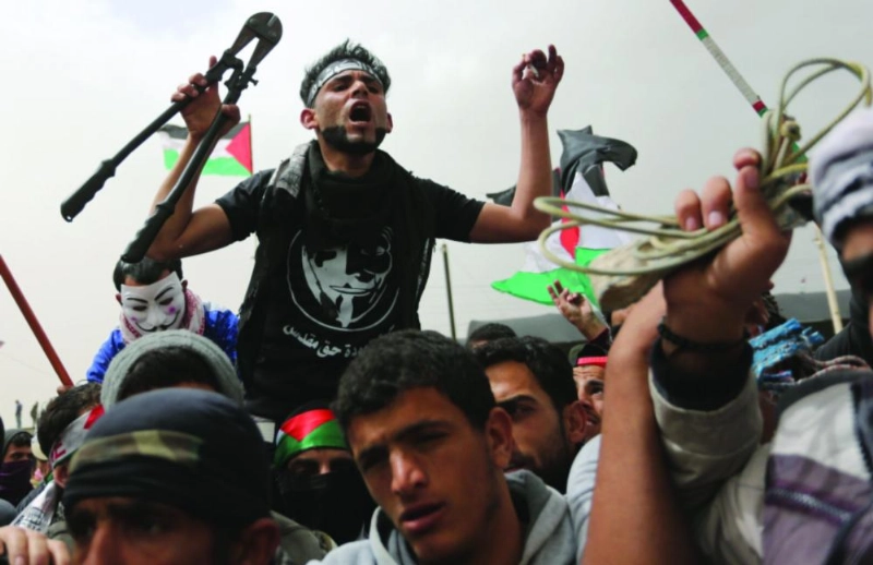فلسطينيون يتظاهرون في غزة (د ب أ)