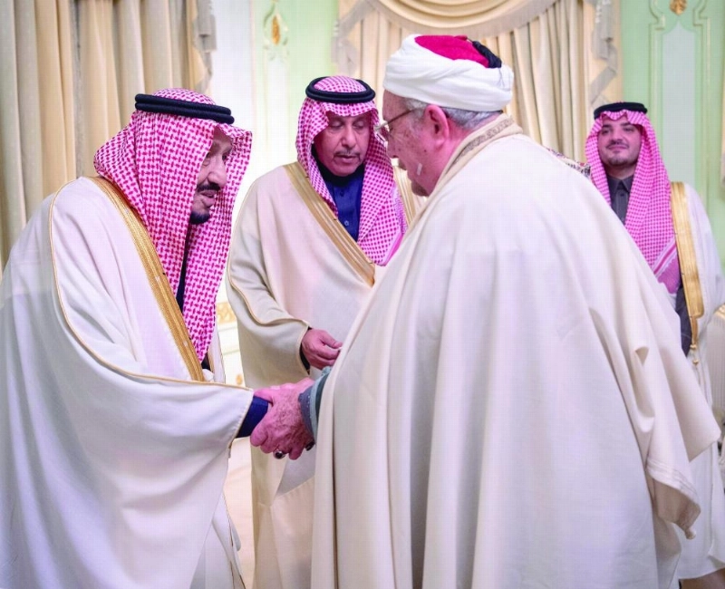 .. ولدى استقباله أئمة جوامع تونس