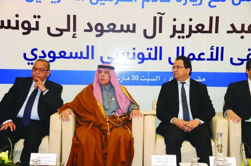 القصبي يتوسط الوزراء التونسيين في اللقاء