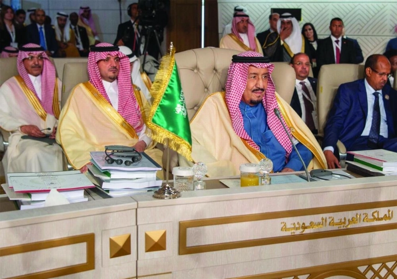 خادم الحرمين لدى حضوره افتتاح أعمال القمة العربية
