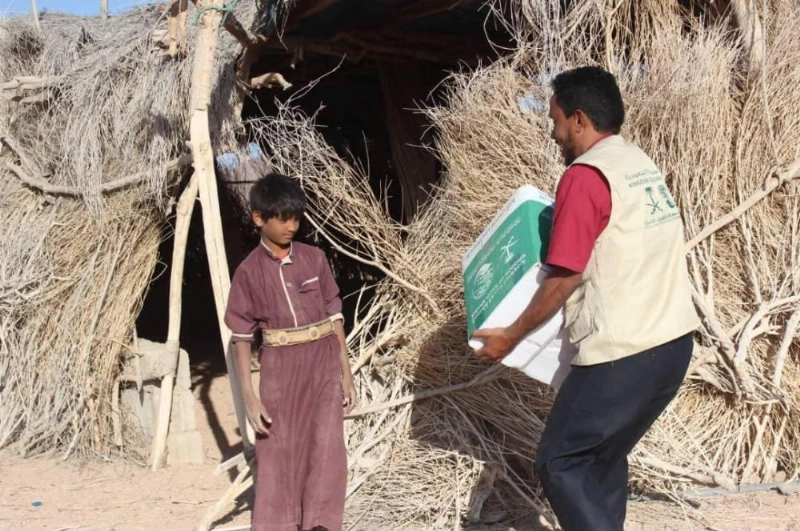 .. ومواد غذائية في شبوة