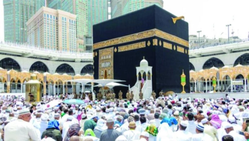 من صلاة الجمعة في المسجد الحرام (واس)