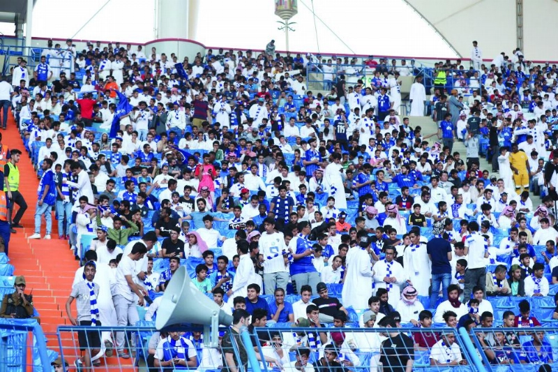 جمهور النصر والهلال في ديربي الرياض الأخير بالجولة الـ25 للدوري (نواف الجبني)