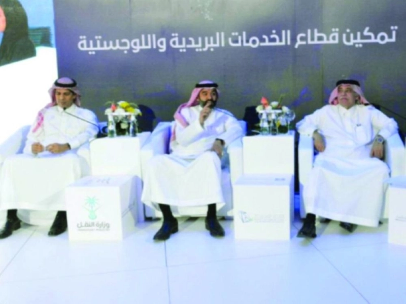 الوزراء خلال المناسبة (الاتصالات)