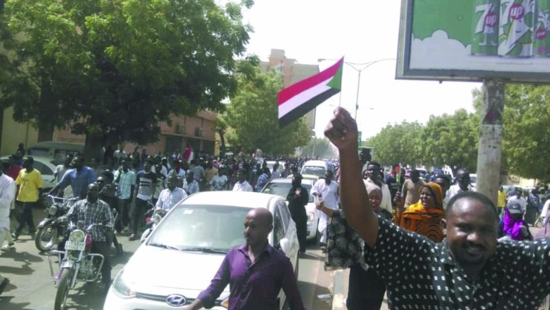 احتفالات سودانية برحيل البشير
