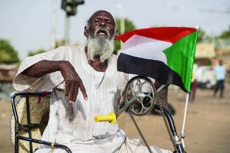 مسن سوداني شارك في المظاهرات